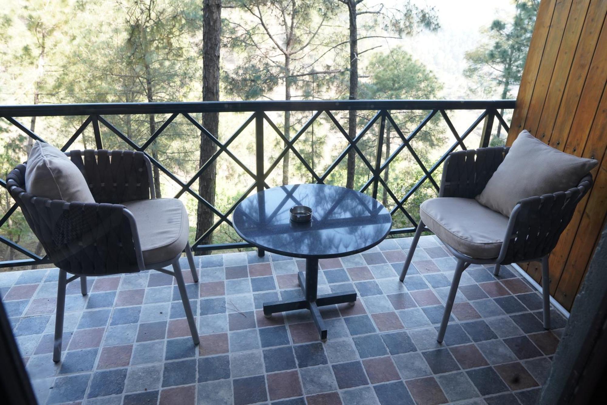 Kasauli Hills Resort Exterior photo